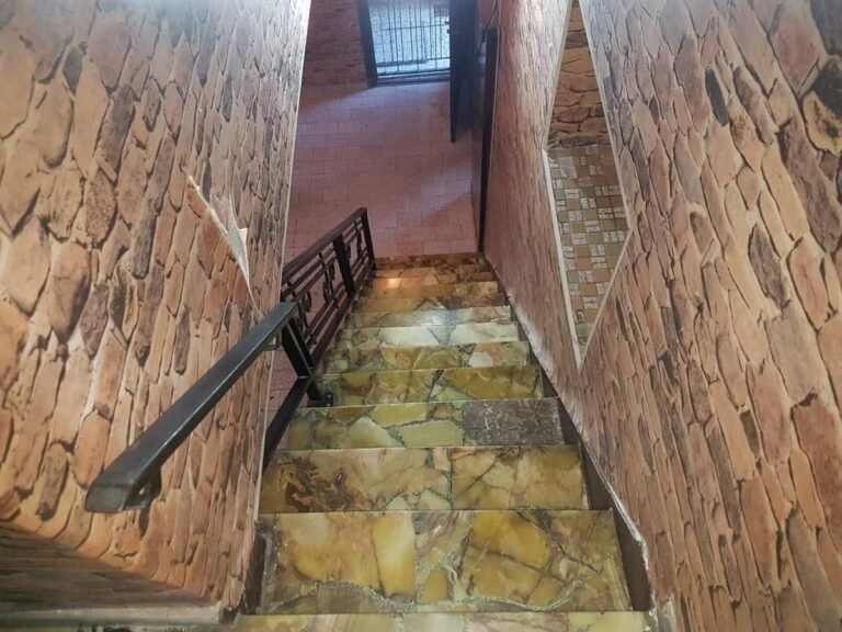 e27c20ce-1e1e-40b8-b394-3ffa95a167fe